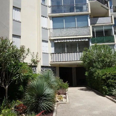 Apartment Le Floride By Interhome